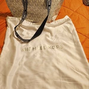 Michael kors shoulder bag